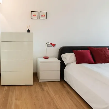 בית נופש Casa Penny - By Lovecomo מנאג'יו